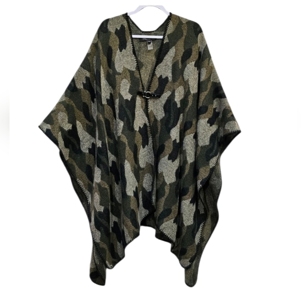 Marc New York Green Black Camo Knit Poncho with Locking Ring Closure Size OS
